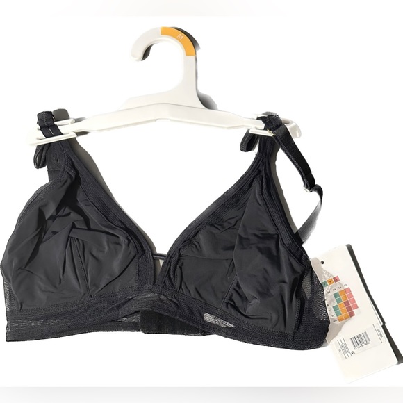 LIVELY BRA SET SIZE MEDIUM- BYE BYE POKEY WIRES. HELLO LIVELY. - Picture 4 of 5